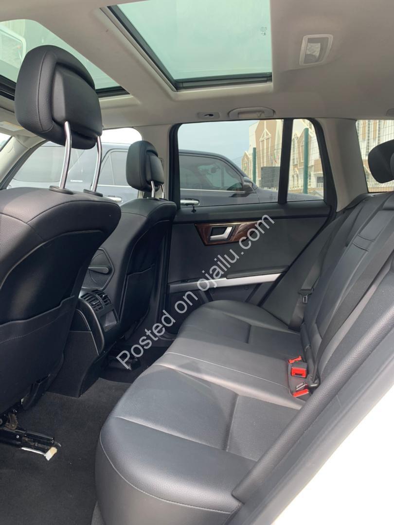 Luxury 2015 GLK350: Panoramic Roof, Full Option