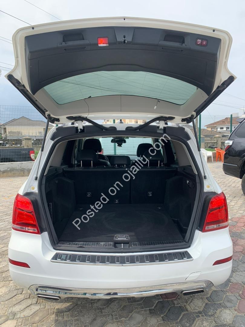 Luxury 2015 GLK350: Panoramic Roof, Full Option