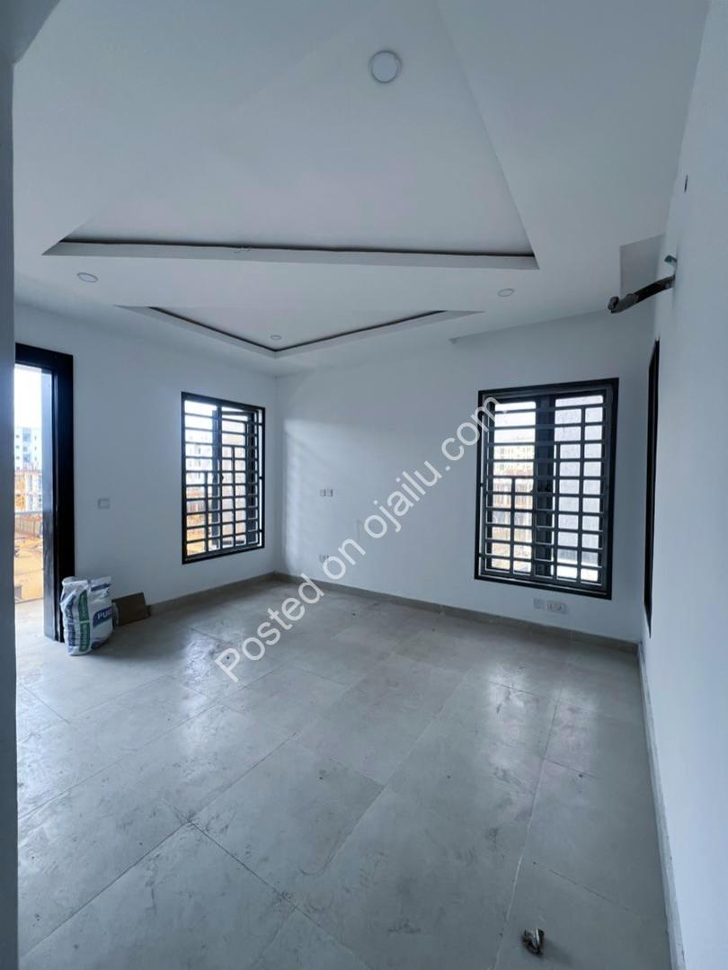 Lekki’s Finest: 4-Bedroom Haven with Cinema & Elevator