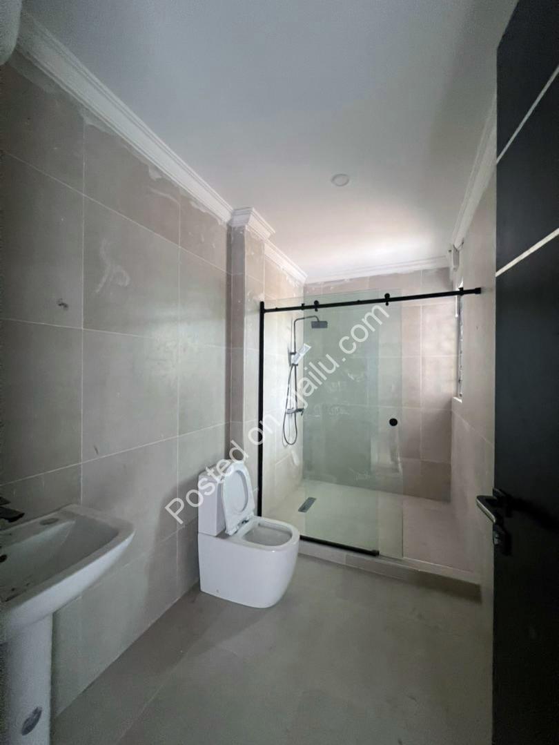 Lekki’s Finest: 4-Bedroom Haven with Cinema & Elevator