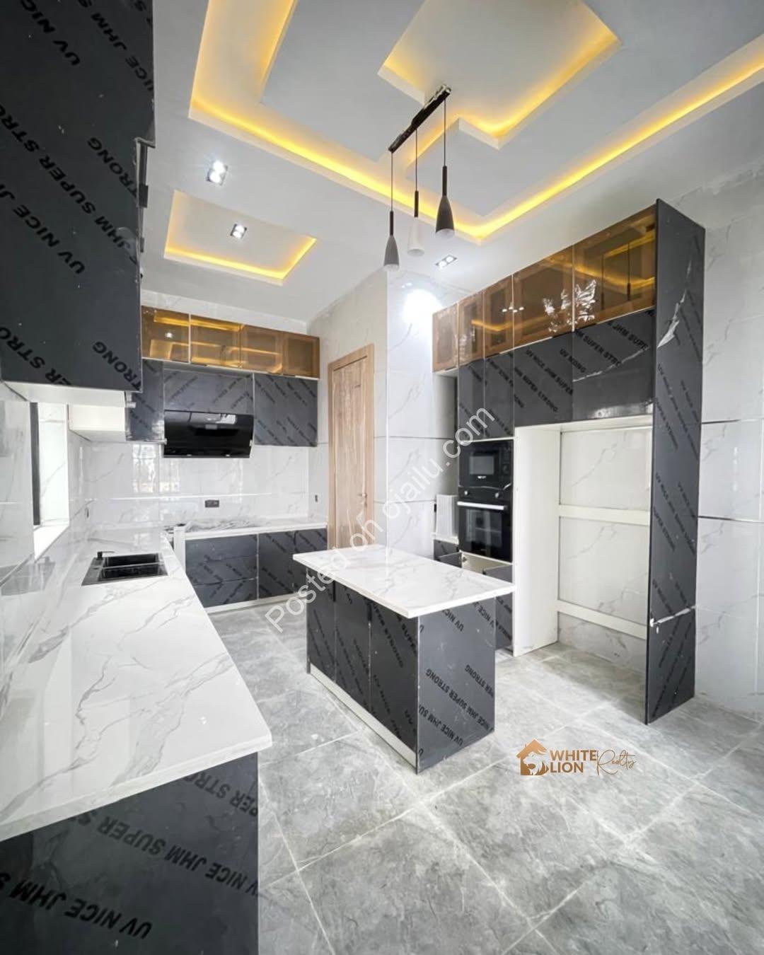 Sleek 4-Bed Duplex with Resort-Style Pool in Chevron