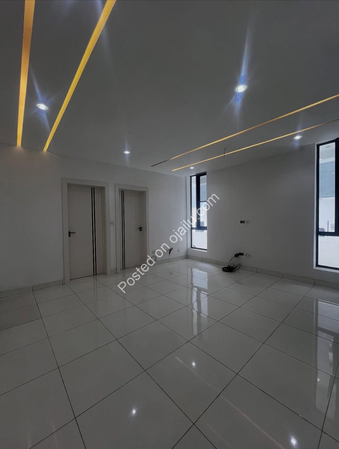 Lekki’s Finest: 2BR Haven with Pool & BQ