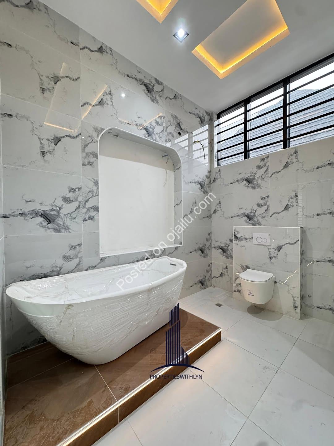 Lekki’s Ultimate 5-Bed Haven with Private Pool