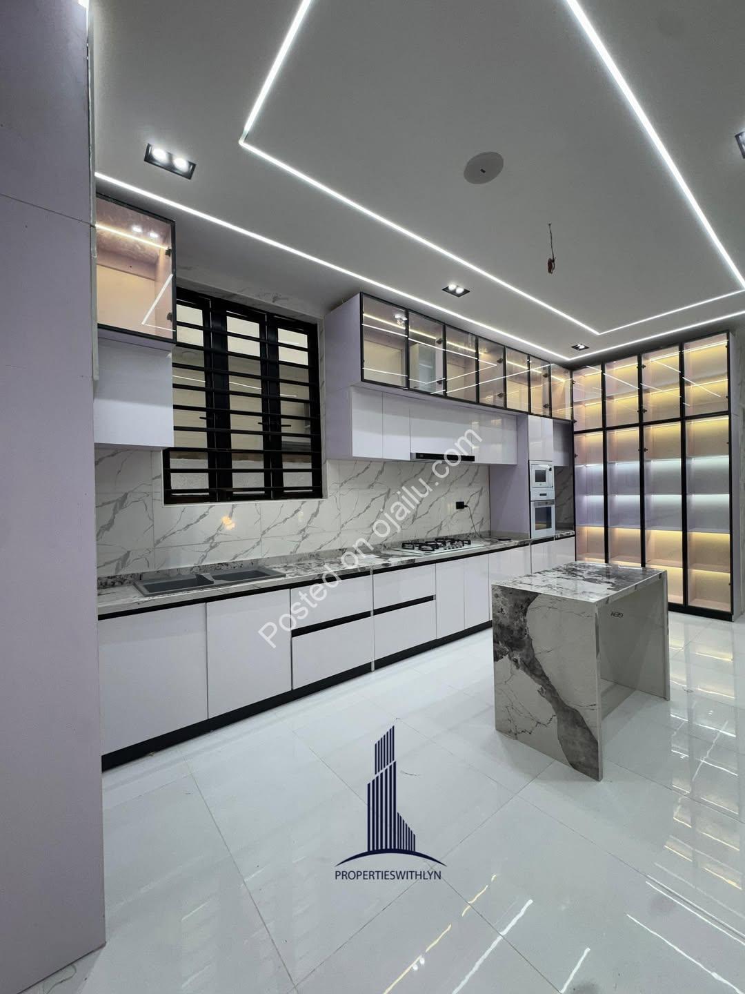 Lekki’s Ultimate 5-Bed Haven with Private Pool