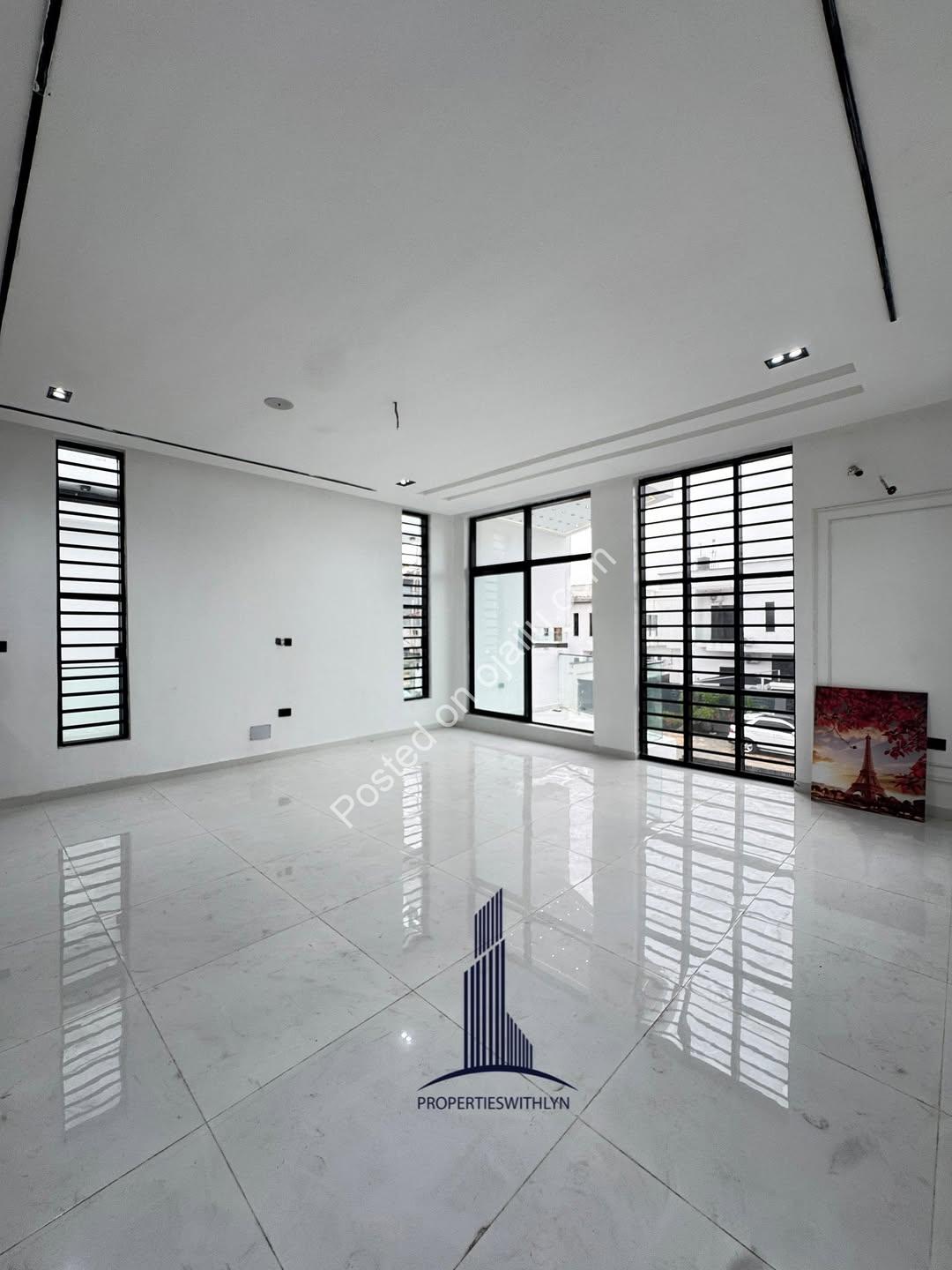 Lekki’s Ultimate 5-Bed Haven with Private Pool