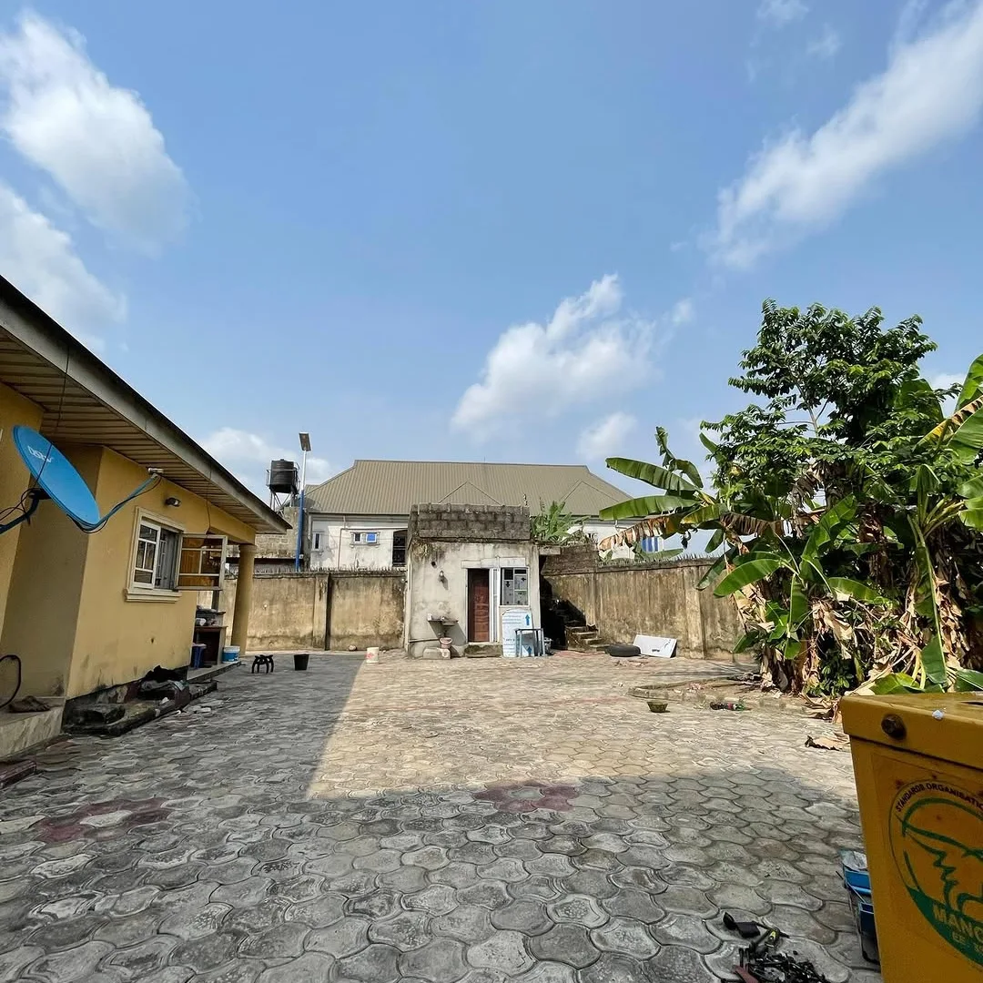 Spacious 4-Bed Bungalow on 1.5 Plots | Prime Location