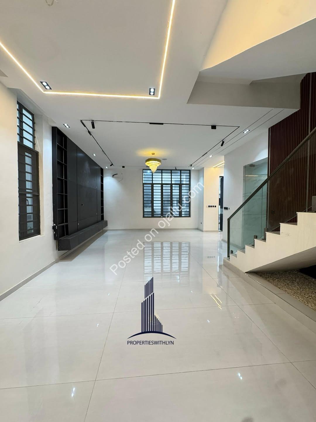 Lekki’s Ultimate 5-Bed Estate with Private Cinema & Pool