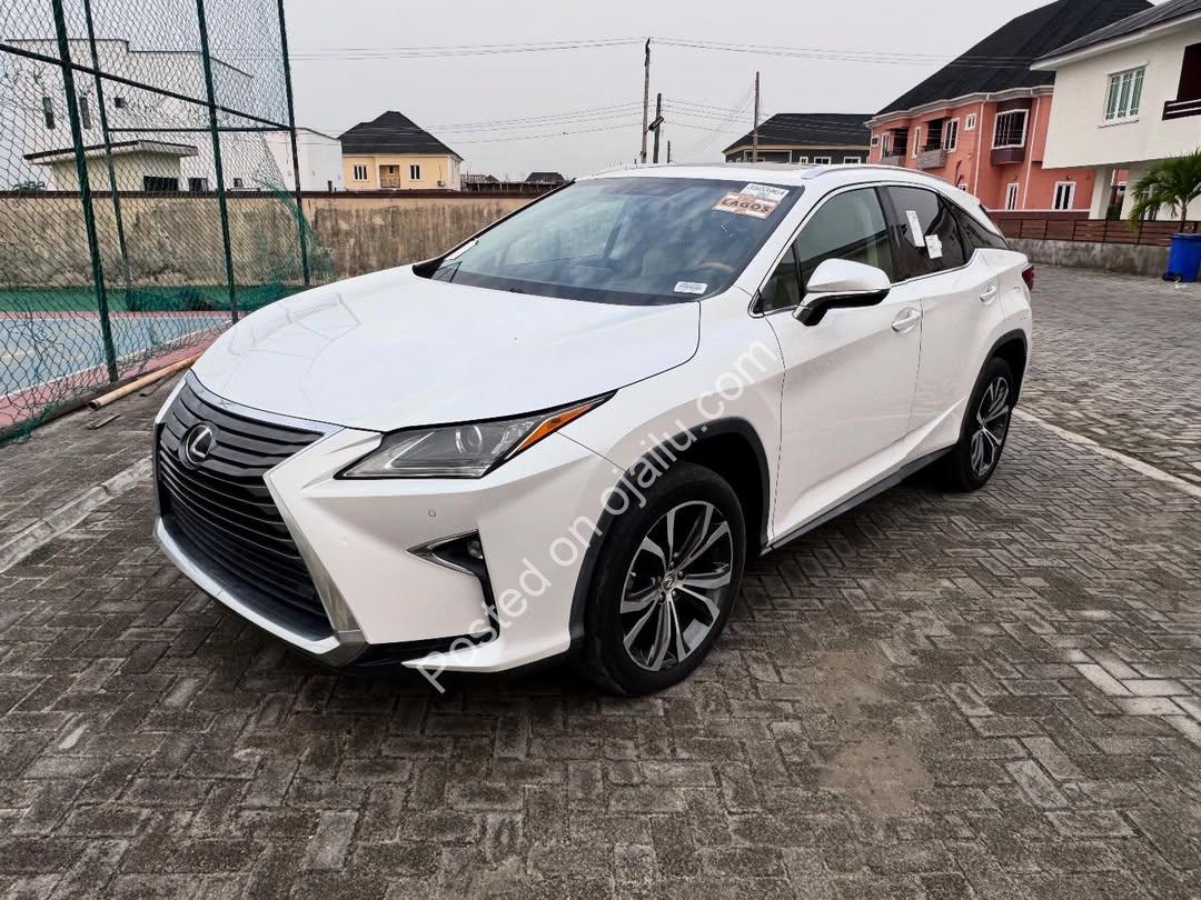 Luxury 2016 Lexus RX350: Heated & Ventilated Seats