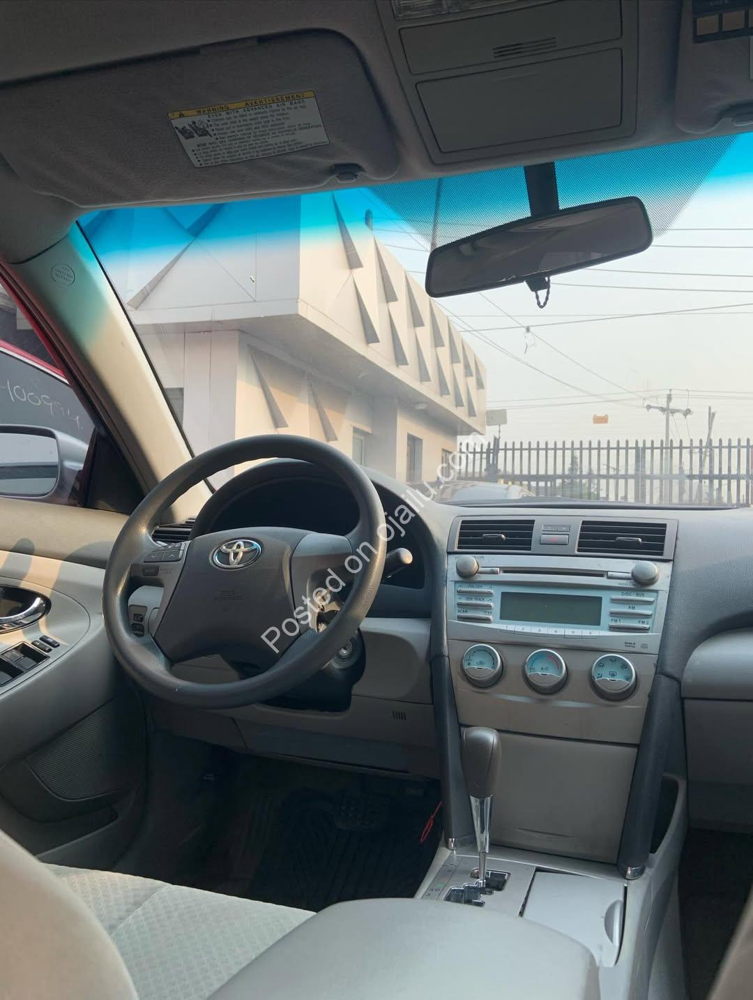 2009 Toyota Camry: Reliable & Affordable Luxury