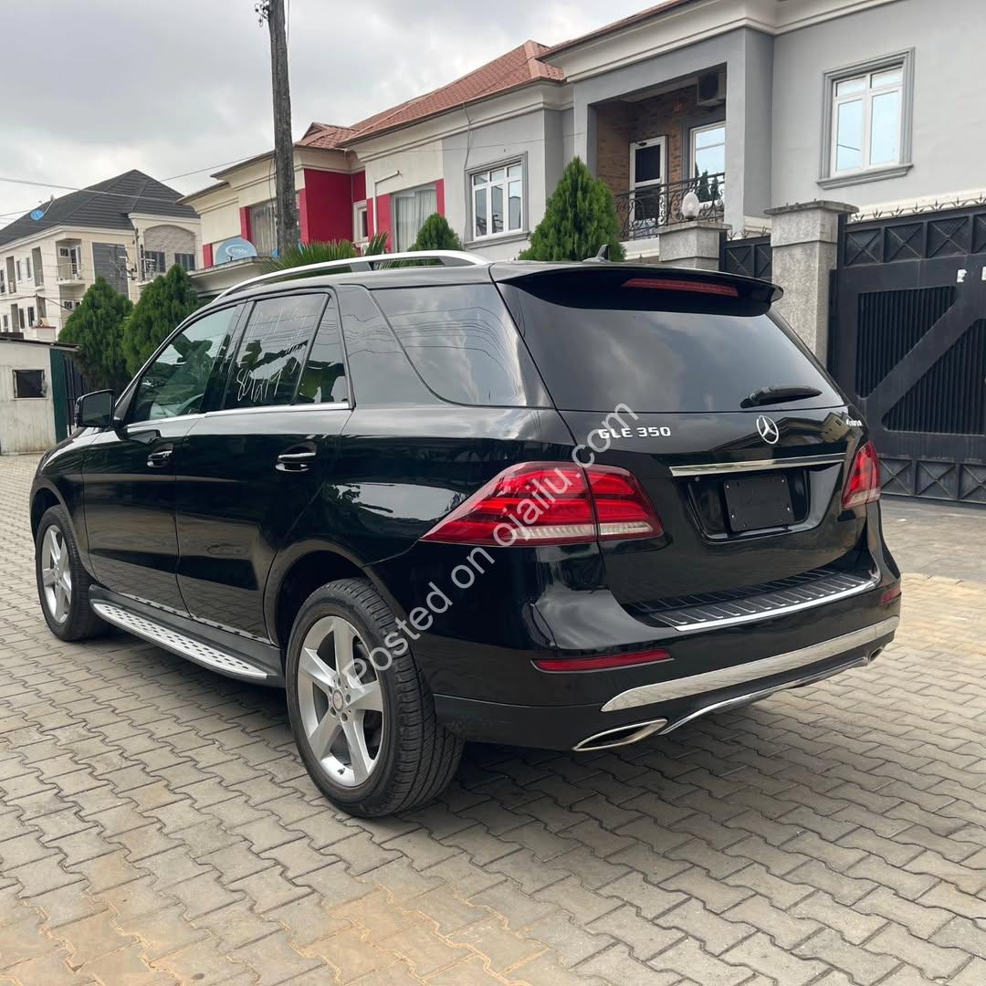Luxury 4MATIC SUV: Full Option, Priced to Sell