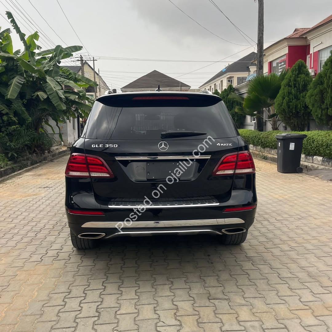 Luxury 4MATIC SUV: Full Option, Priced to Sell