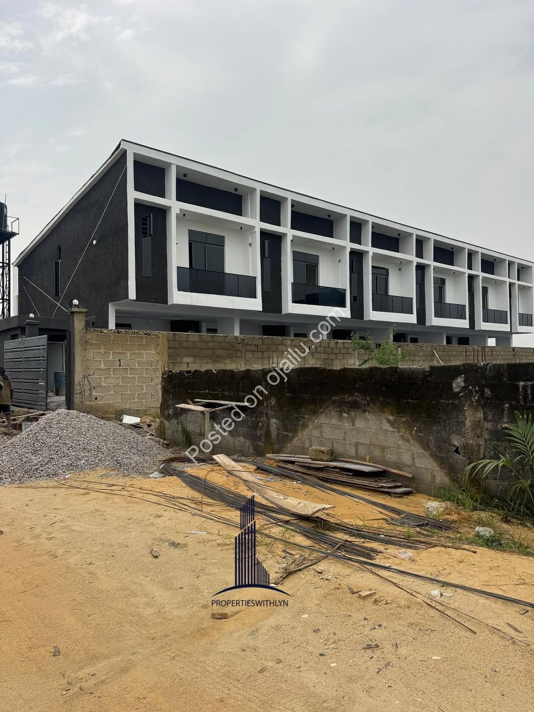 Stunning 3-Bed Duplex with Solar Power & Spacious Quarters in Sangotedo