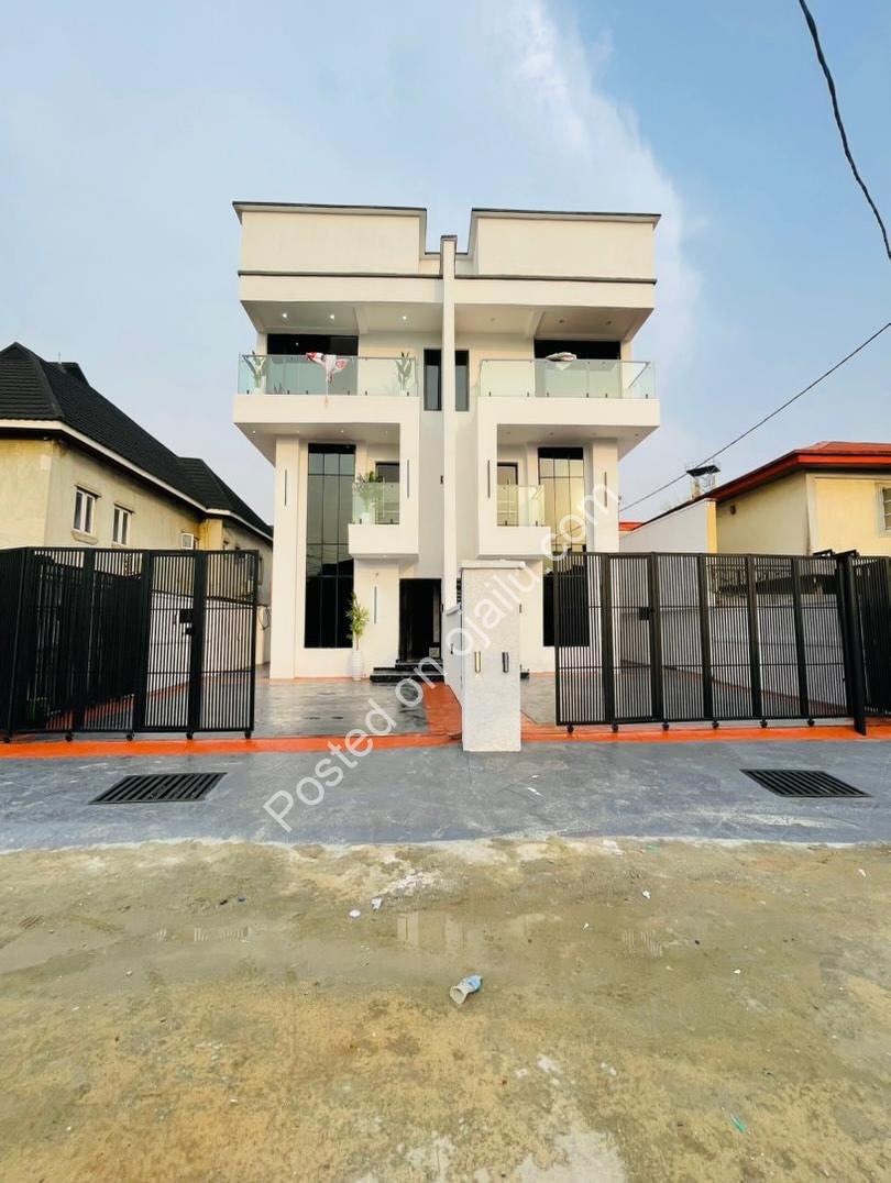 Adeniyi Jones Gem: 5BR Duplex with BQ & Luxury Finishes