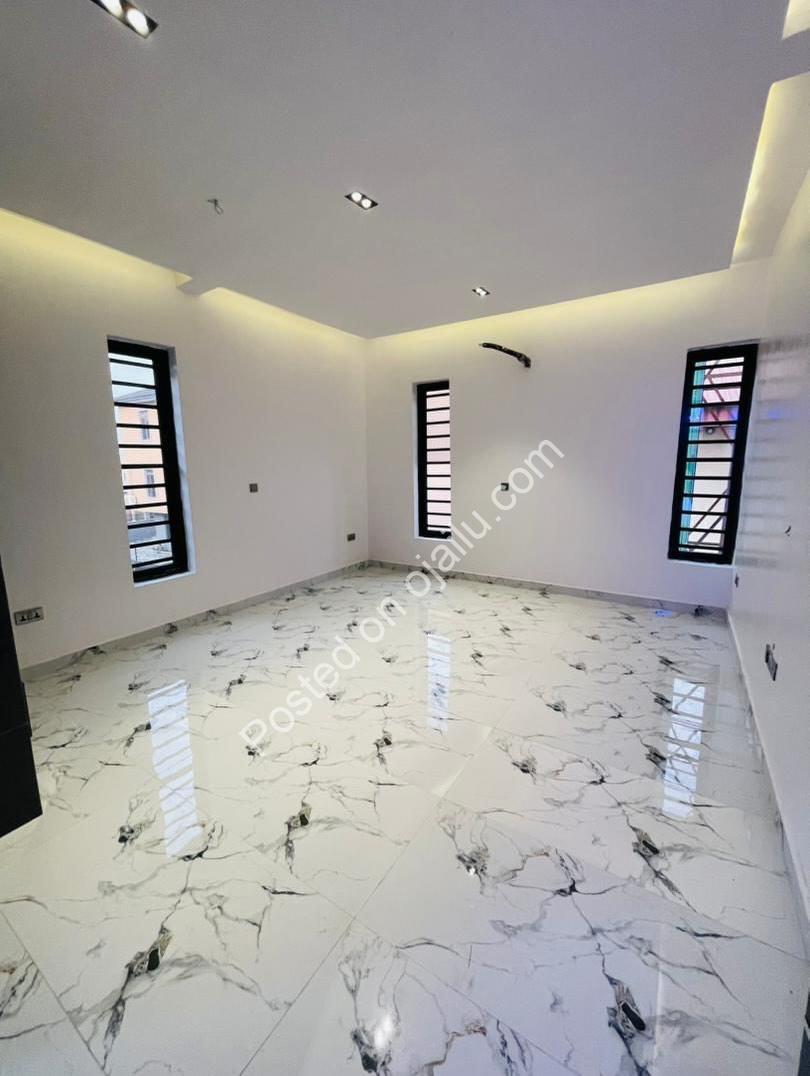 Adeniyi Jones Gem: 5BR Duplex with BQ & Luxury Finishes