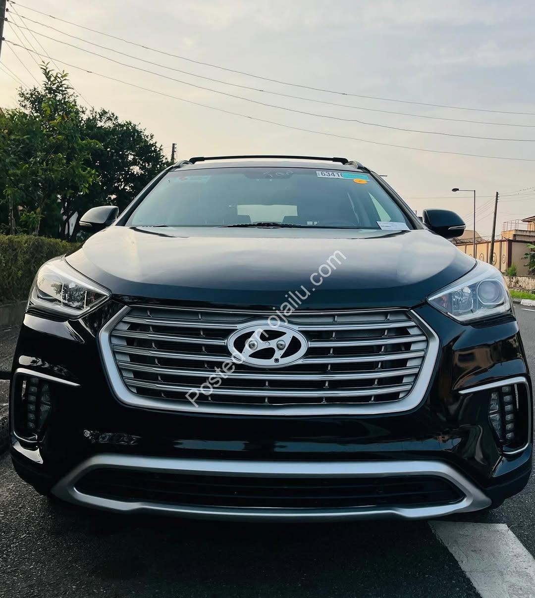2017 Hyundai Santa Fe: Accident-Free & Keyless Entry