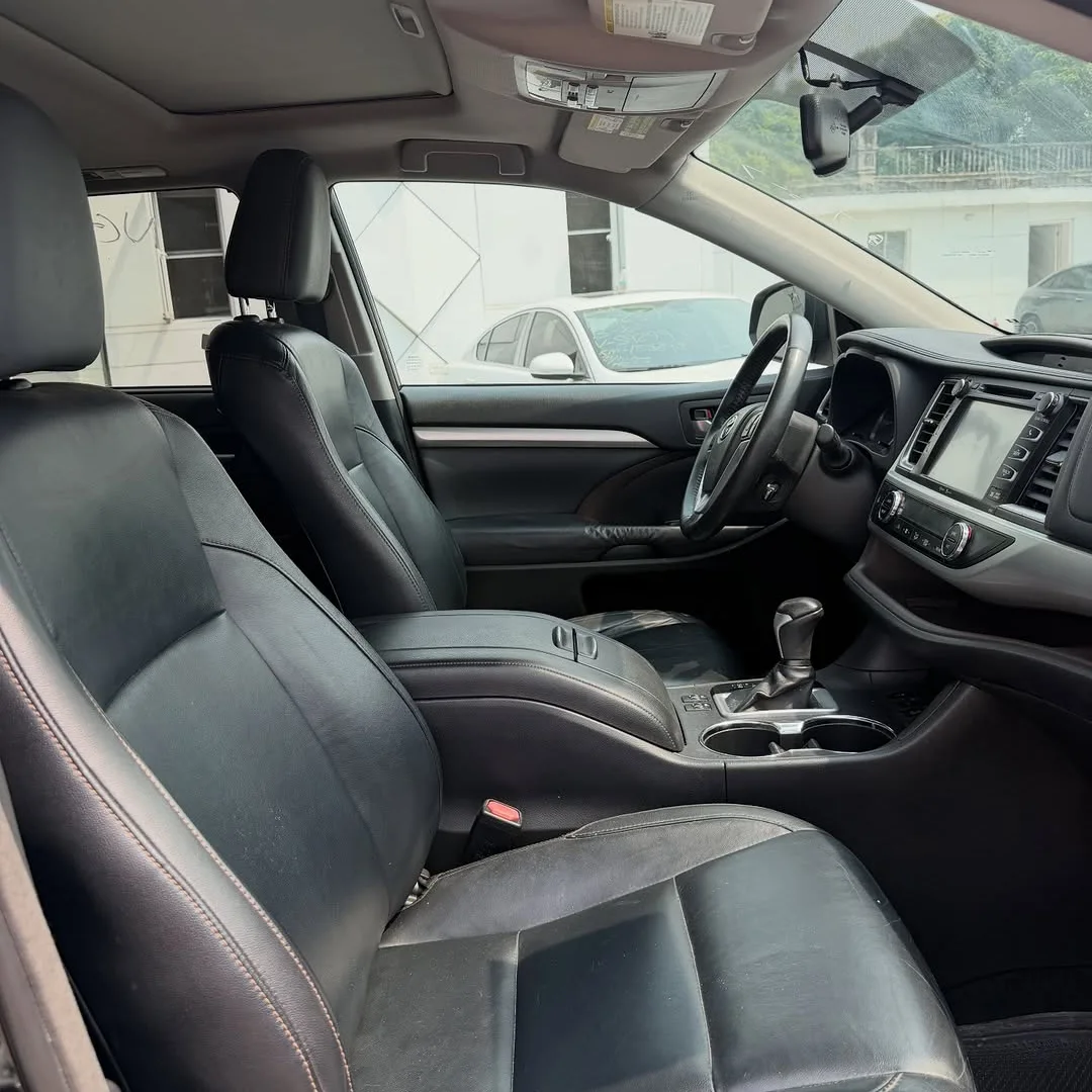 Luxury SUV Deal: 2016 Toyota Highlander XLE AWD