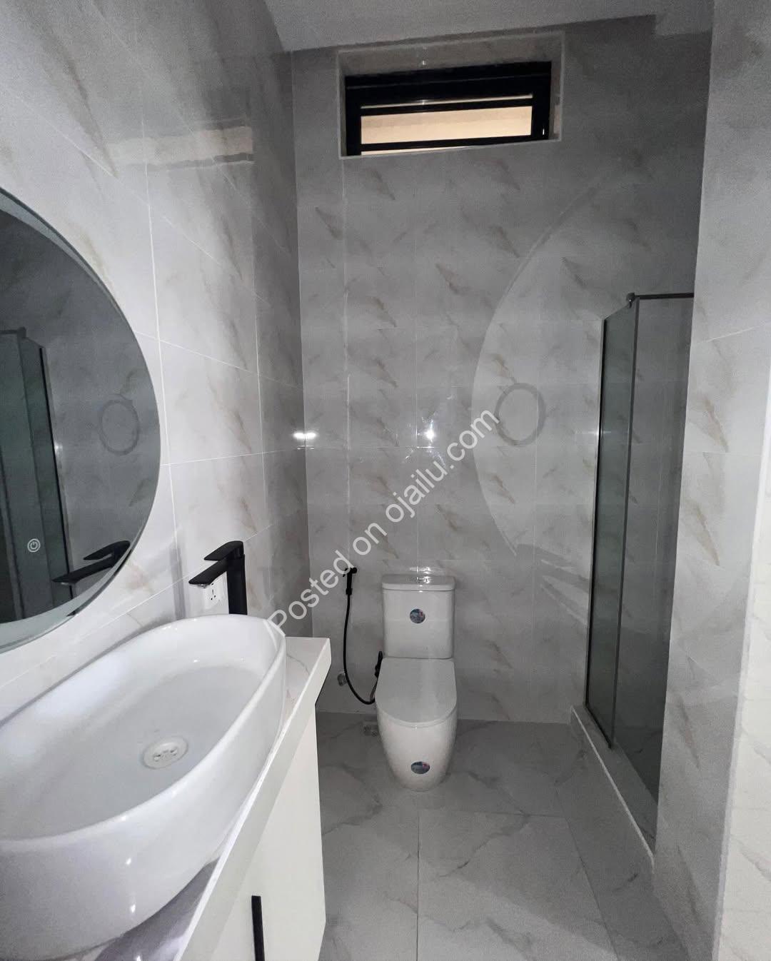 Chevron’s Finest: 4-Bed En-Suite Haven