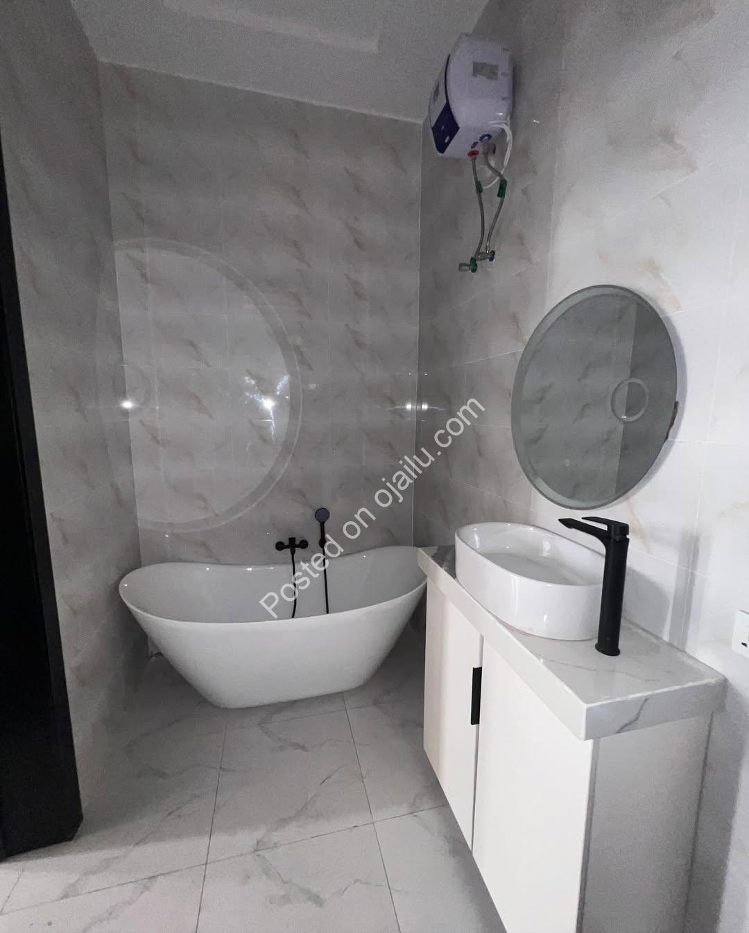 Chevron’s Finest: 4-Bed En-Suite Haven