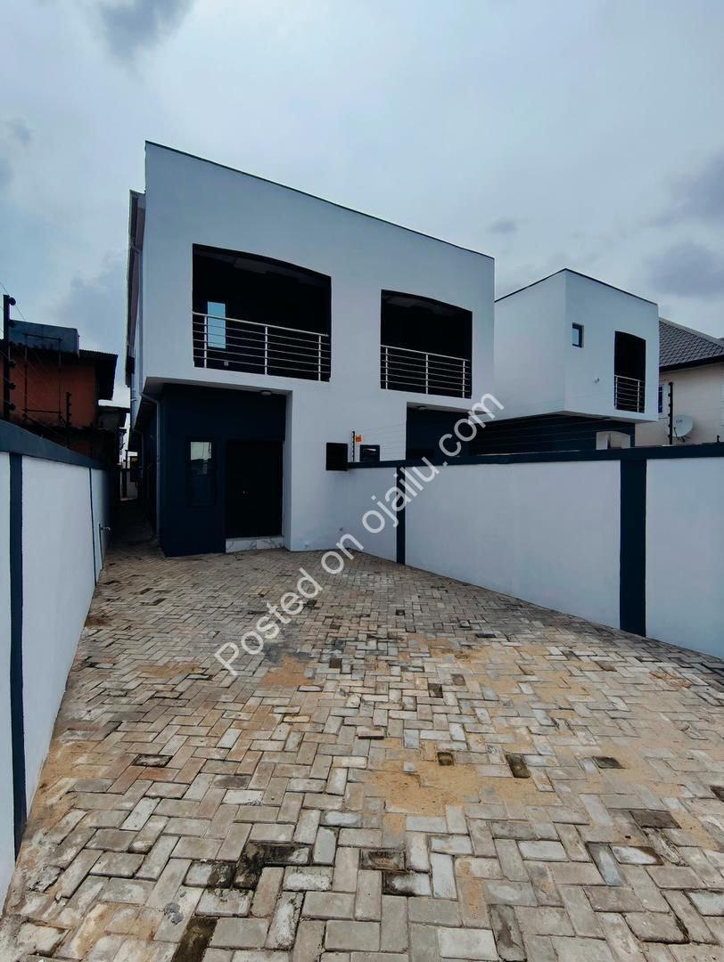 Exquisite 3-Bed Ensuite Duplex in Magodo