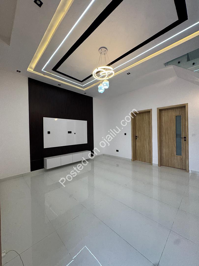 Sleek 3BR Terrace Duplex in Sangotedo