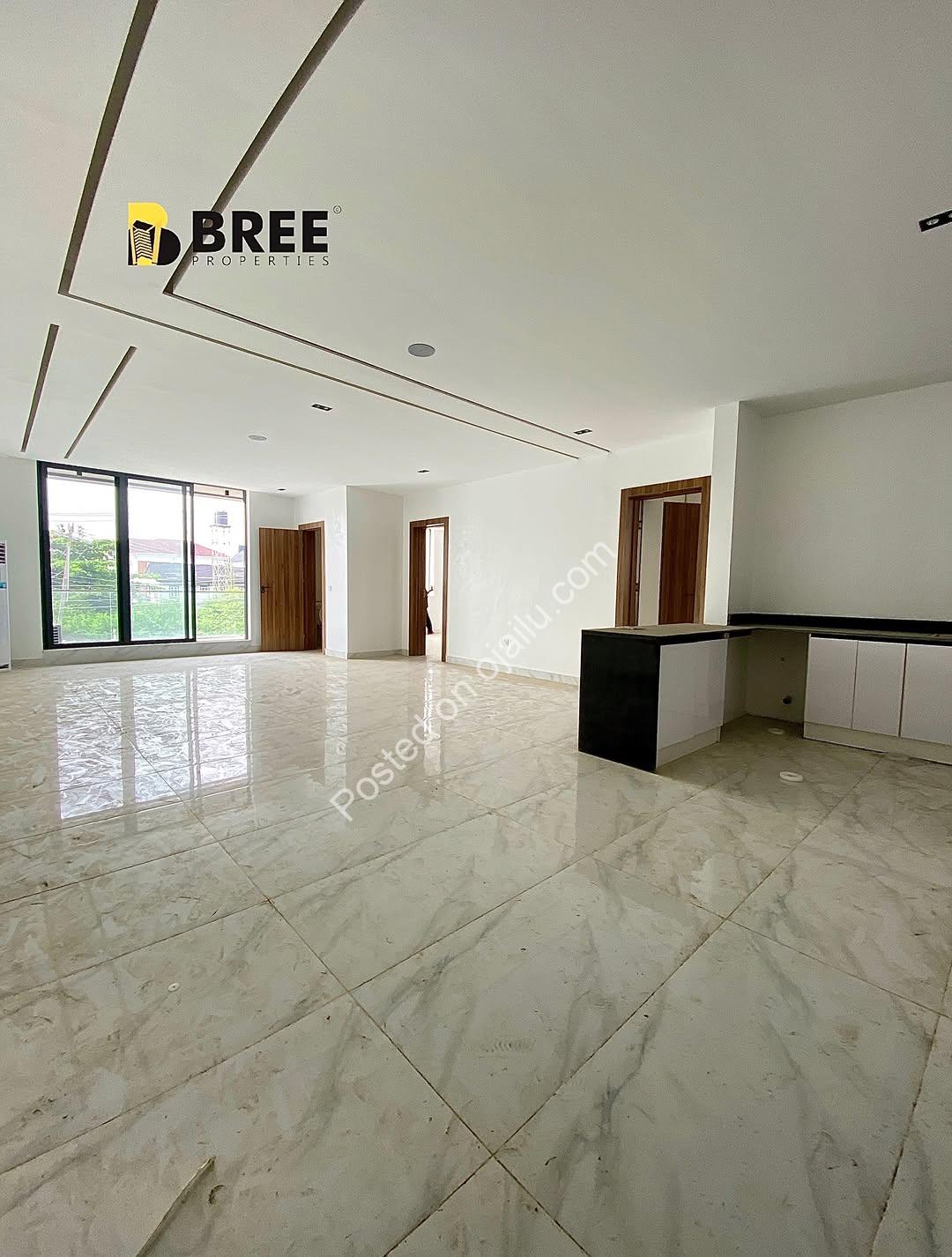 Luxury 2BR Apartment with Pool & Gym in Prime VI