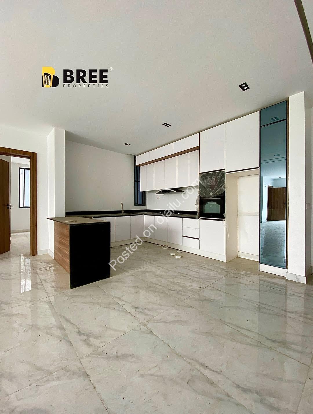 Luxury 2BR Apartment with Pool & Gym in Prime VI