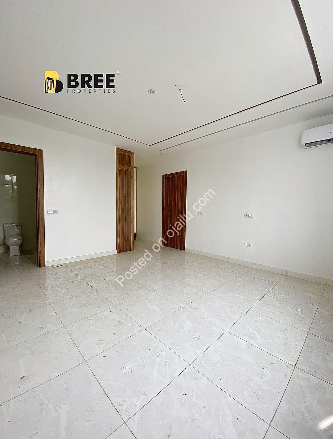 Luxury 2BR Apartment with Pool & Gym in Prime VI