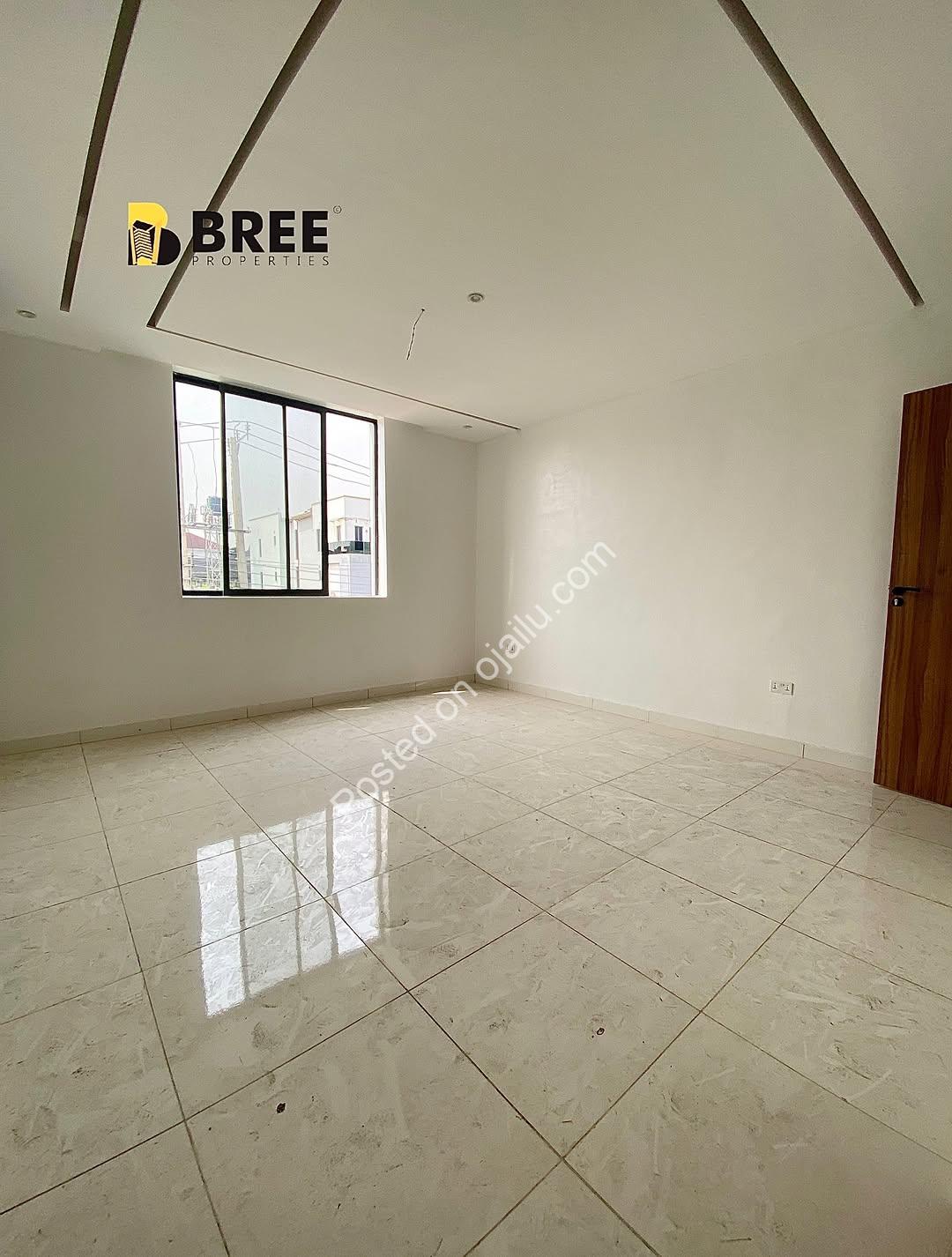 Luxury 2BR Apartment with Pool & Gym in Prime VI