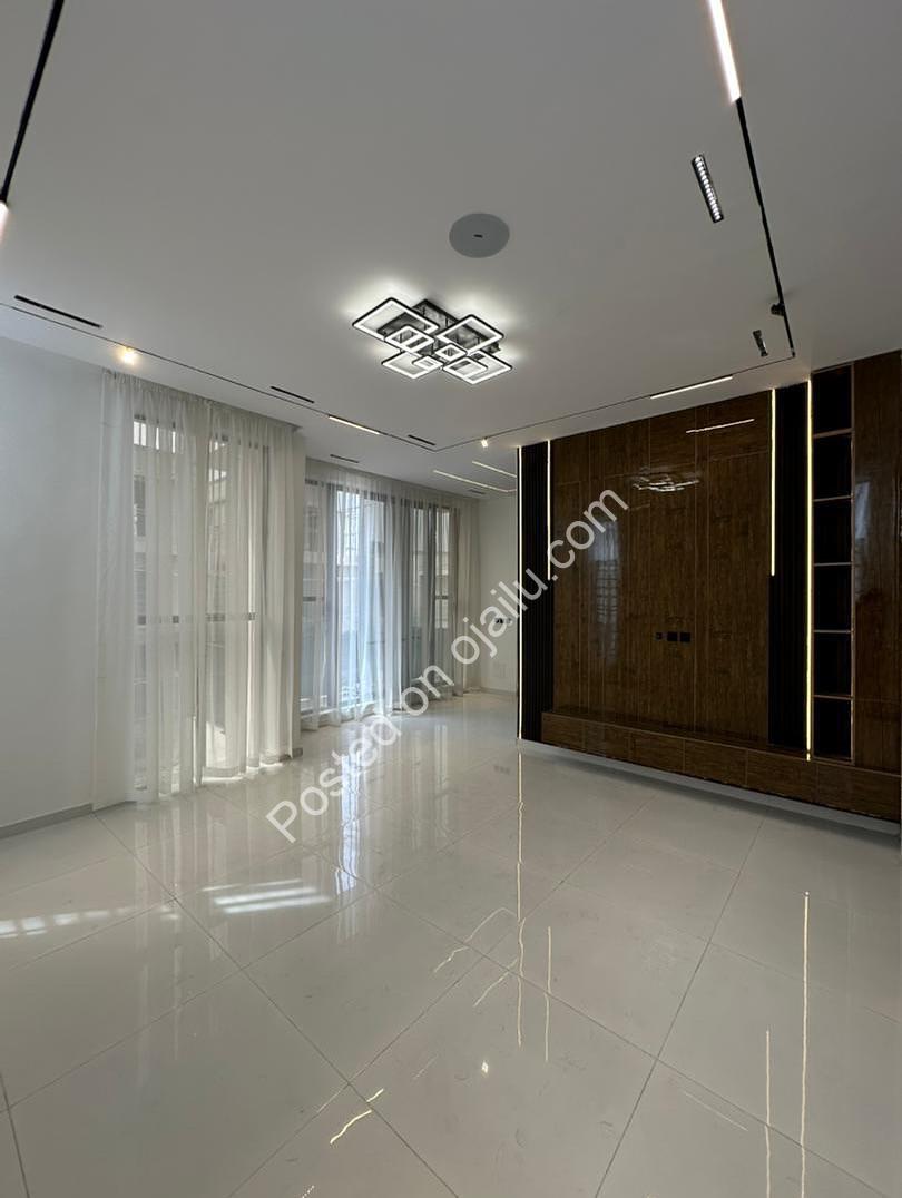 Stunning 5-Bed Dulex with Pool in Prime Lekki