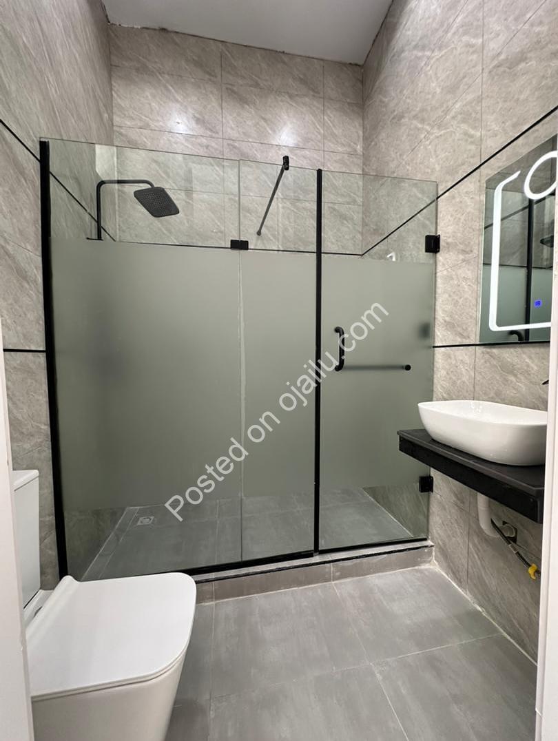 Stunning 5-Bed Dulex with Pool in Prime Lekki