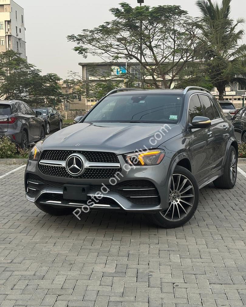 Luxury SUV: 2020 Mercedes GLE350, Accident-Free