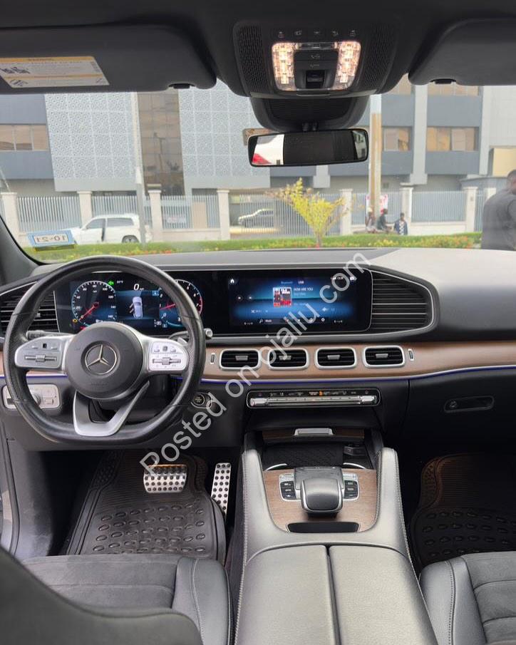 Luxury SUV: 2020 Mercedes GLE350, Accident-Free