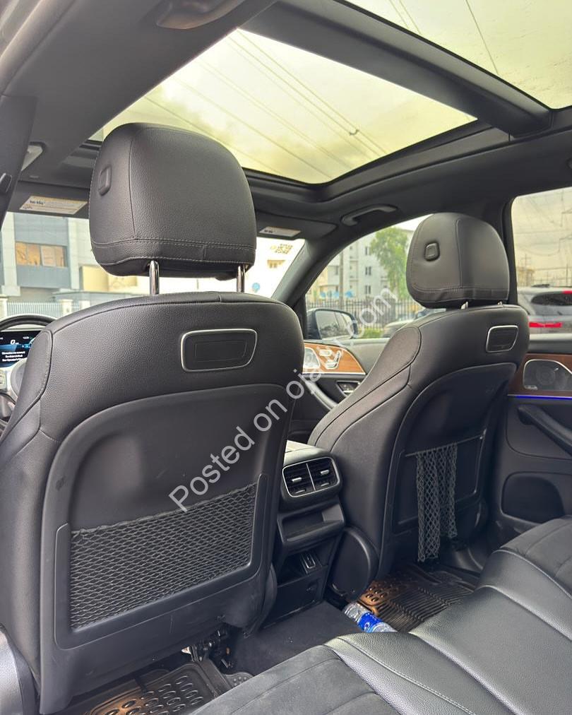 Luxury SUV: 2020 Mercedes GLE350, Accident-Free