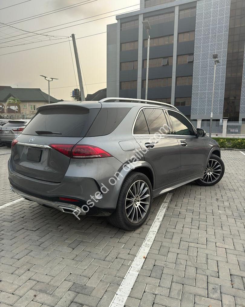 Luxury SUV: 2020 Mercedes GLE350, Accident-Free