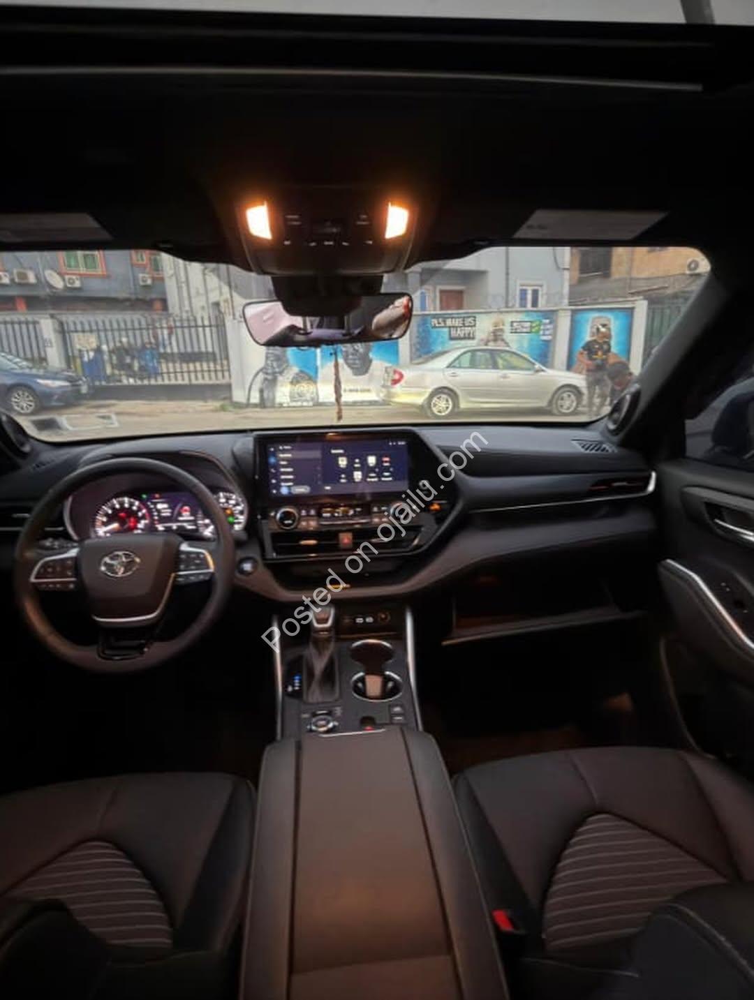 2023 Highlander XSE: Mint, Duty-Paid, 10k Miles