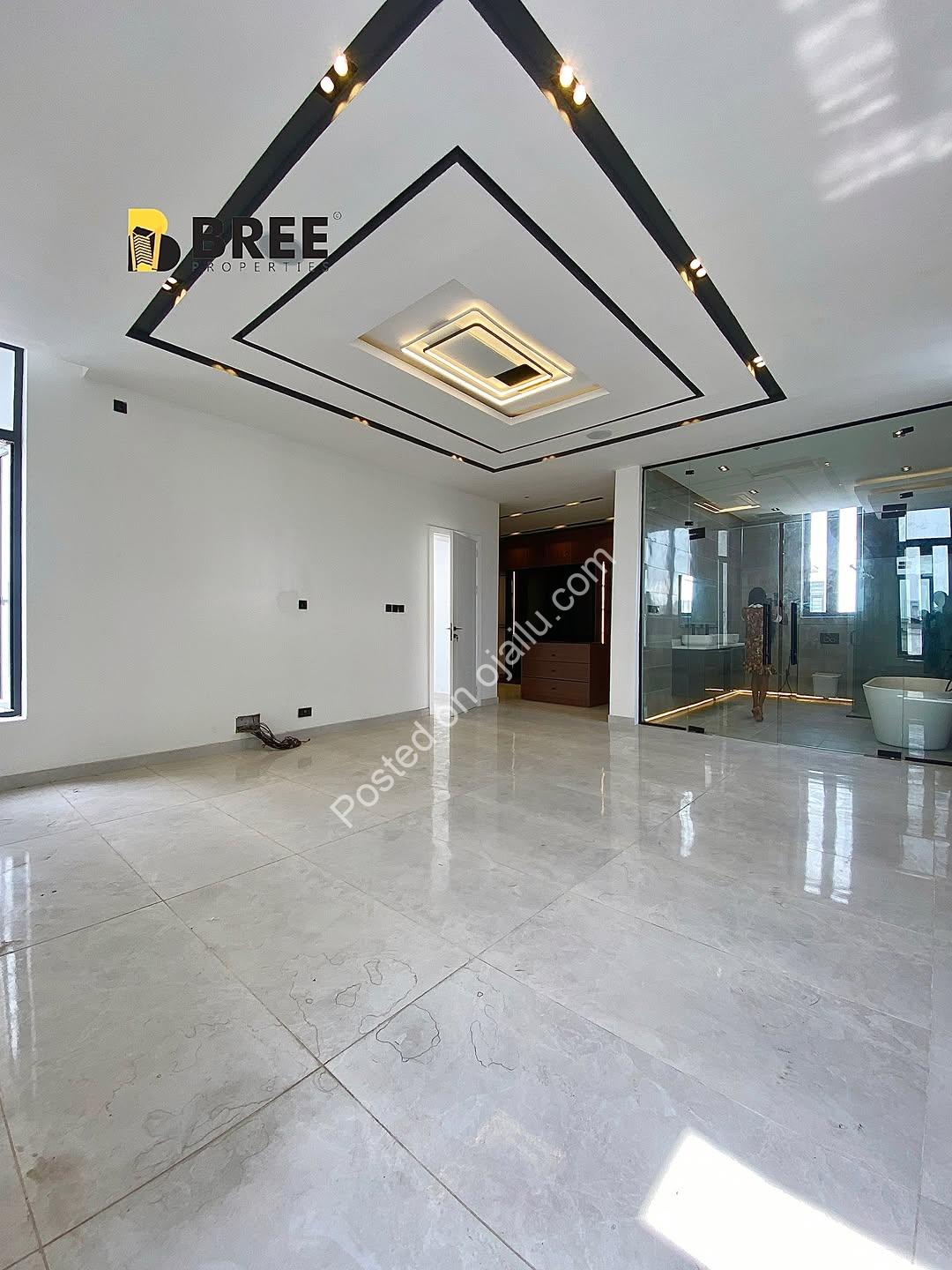 Stunning 5-Bed Poolside Estate with Cinema & BQ