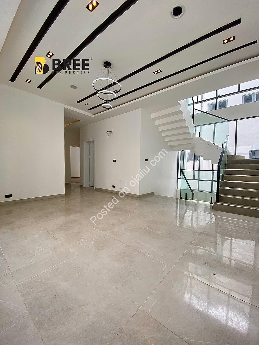 Stunning 5-Bed Poolside Estate with Cinema & BQ