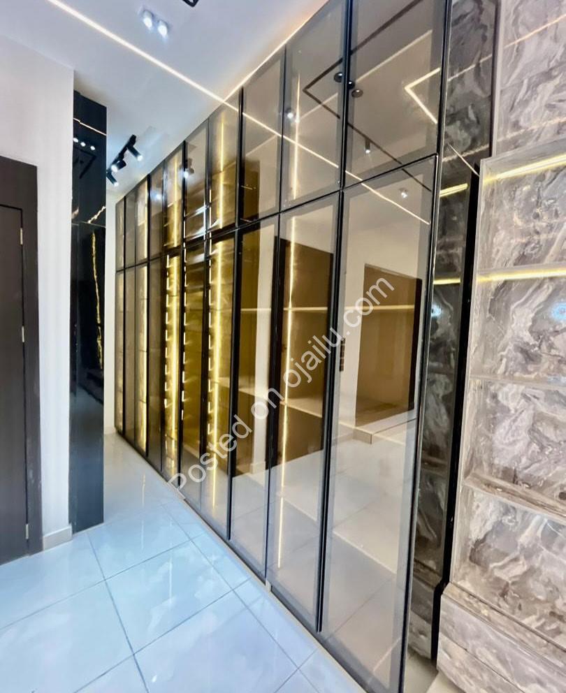 5-Bedroom Haven with Pool & Jacuzzi in Flood-Free Chevron