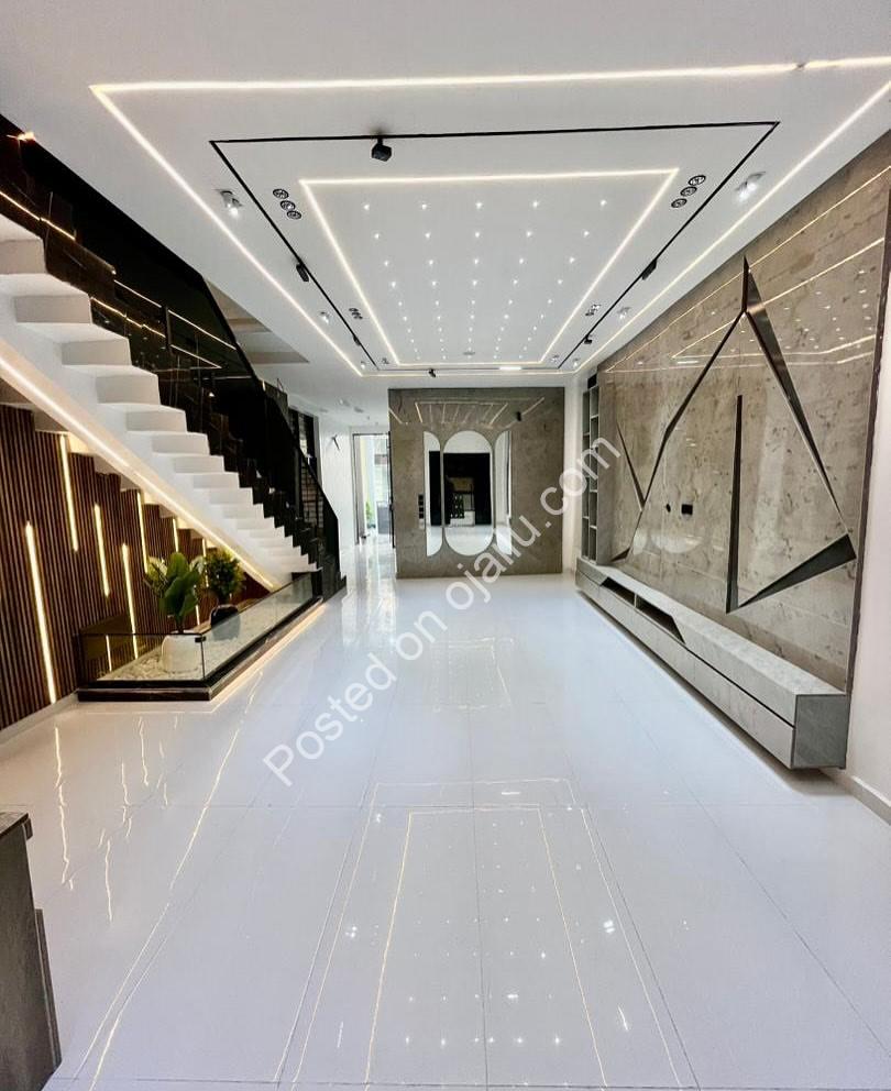 5-Bedroom Haven with Pool & Jacuzzi in Flood-Free Chevron