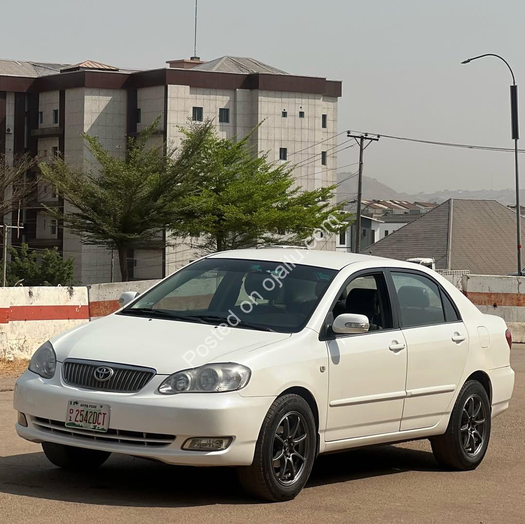 Unbeatable 2005 Corolla Altis: Clean & Ready