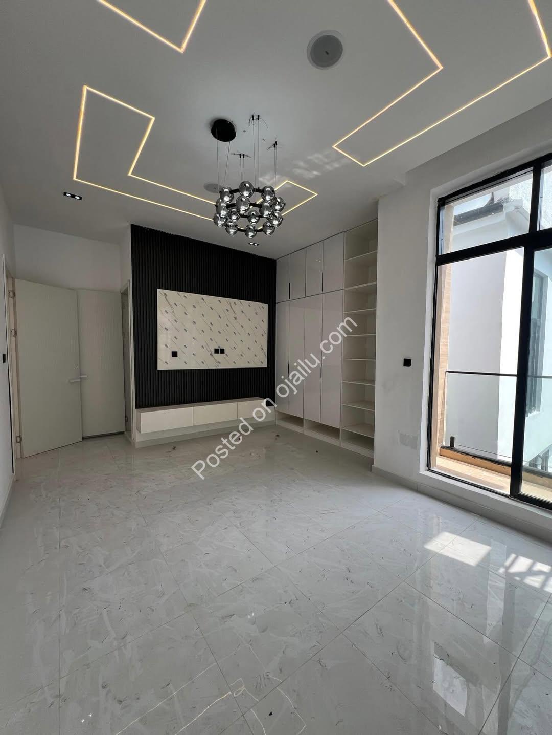 Exquisite 4-Bedroom Duplex in Prime Lekki Estate