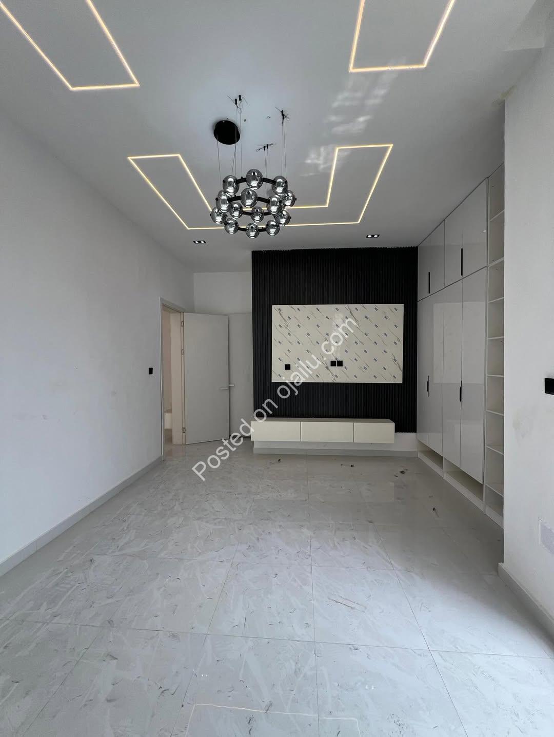 Exquisite 4-Bedroom Duplex in Prime Lekki Estate