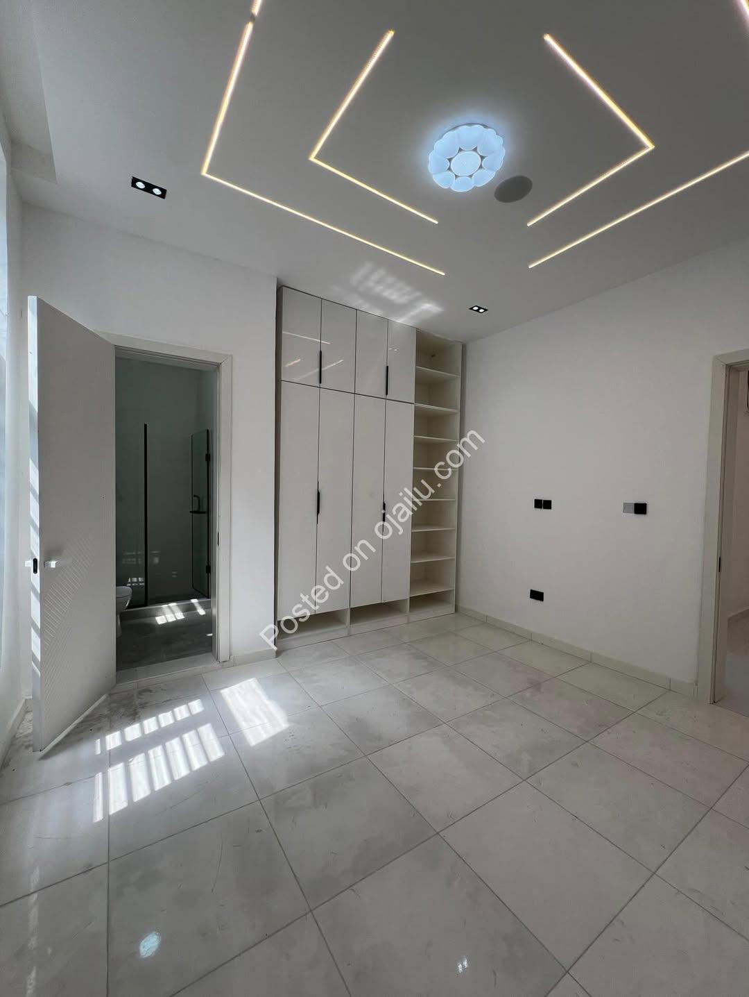 Exquisite 4-Bedroom Duplex in Prime Lekki Estate