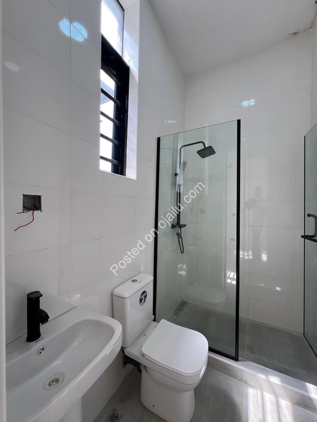 Exquisite 4-Bedroom Duplex in Prime Lekki Estate