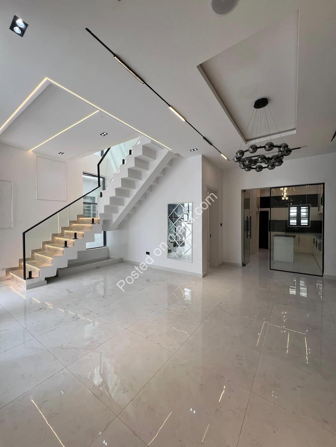 Exquisite 4-Bedroom Duplex in Prime Lekki Estate