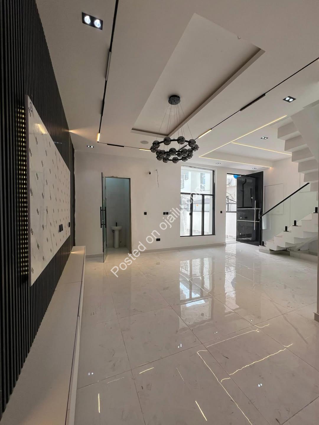 Exquisite 4-Bedroom Duplex in Prime Lekki Estate