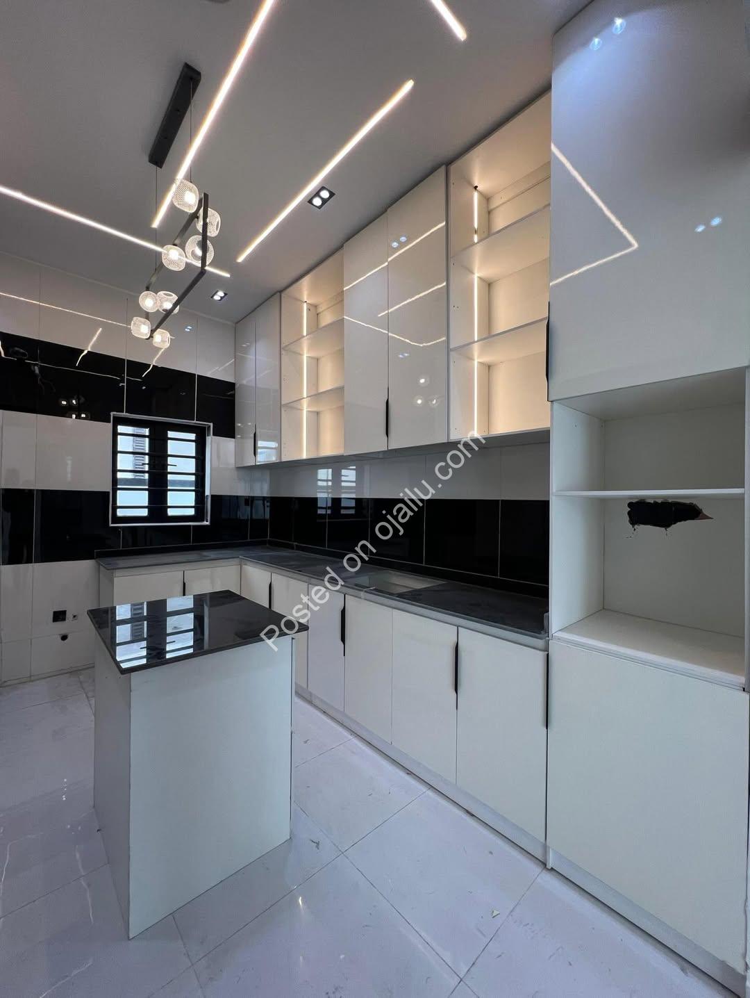 Exquisite 4-Bedroom Duplex in Prime Lekki Estate