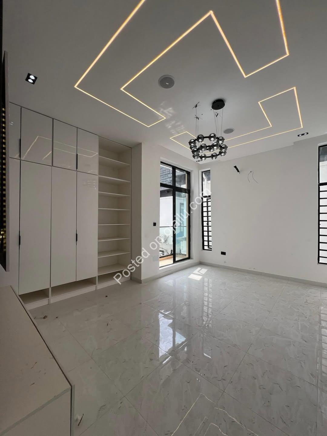 Exquisite 4-Bedroom Duplex in Prime Lekki Estate