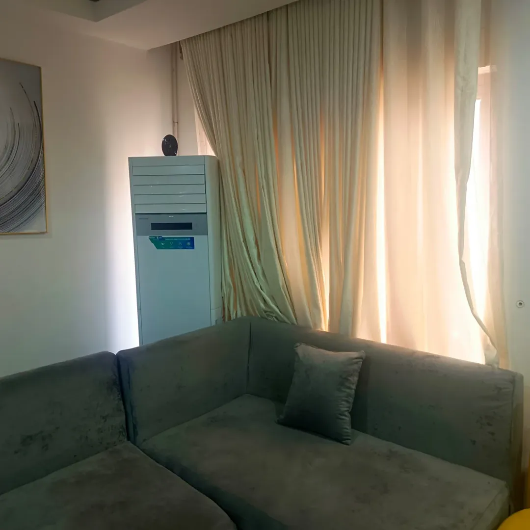 Ultra-Modern 3-Bed Gem in Mabushi: Pool, Gym & 5G Ready