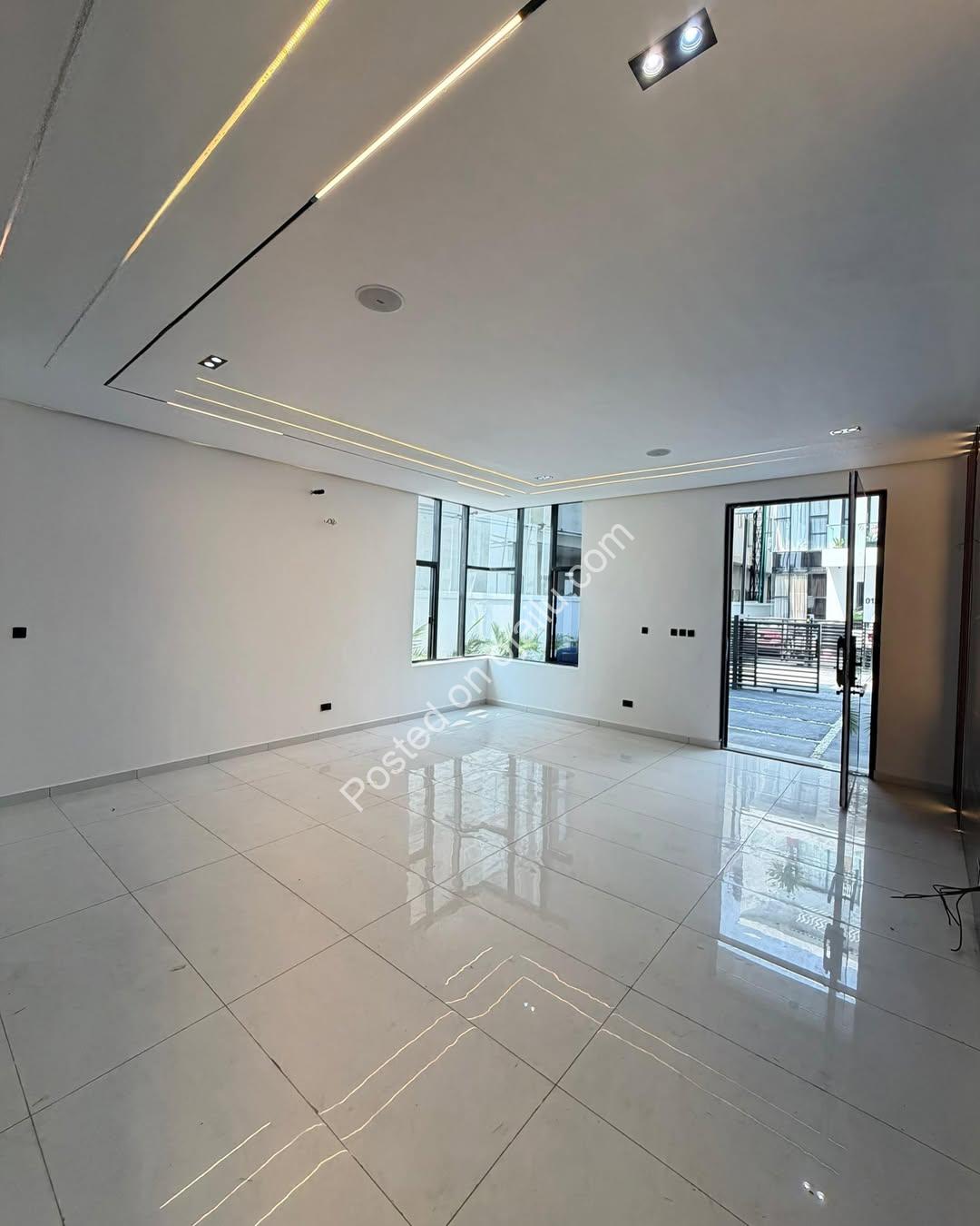 Lekki’s Finest: 4-Bedroom Duplex with Designer Finishes